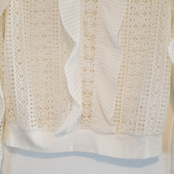 NWT Express Cream White Blouse Flutter Detail Unique w/ Movement! - Picture 7 of 15